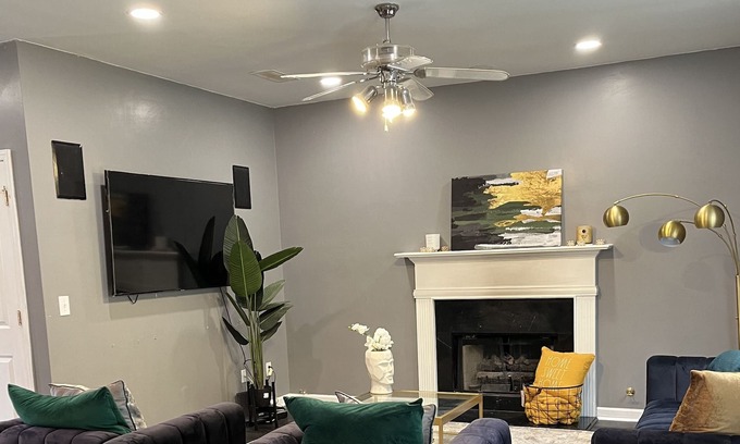 Ellenwood House | Spacious 3 Br 2.5 house with a Pool, Game and Movie Room