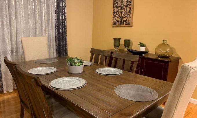 North Bergen Condo | Spacious 3 BR Apartment - NYC Skyline Views Nearby