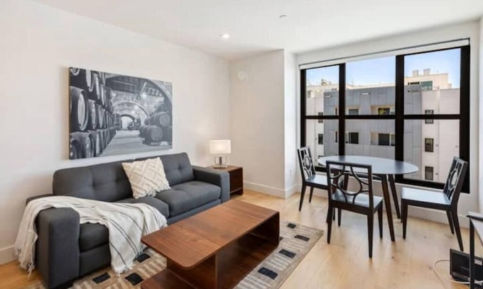 Inner Mission Apartment | Spacious 3 Br w Rooftop Deck, A/C, work desks- San Francisco Life Real Estate nn
