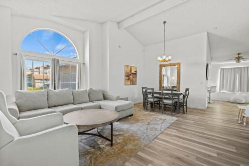 Lancaster House | Spacious 3B 2BA Home with High Ceilings and Large Patio
