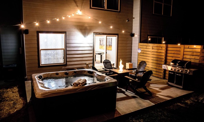 Westwood House | Spacious 3BD 2.5BA Retreat with Hot Tub & Fire Pit