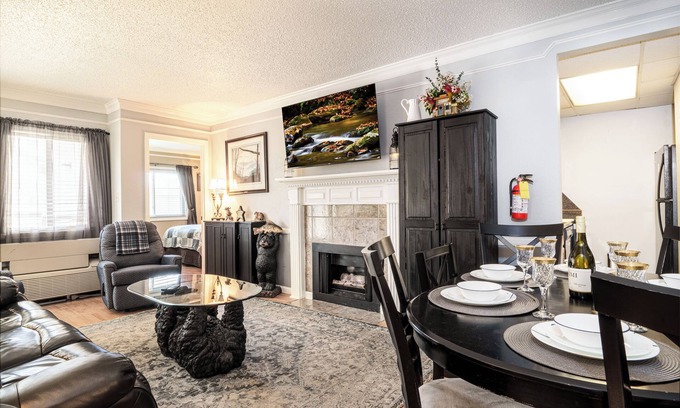 Gatlinburg Condo | Spacious 3BD, 3BA Condo with En Suite Bathrooms, 10 min Walk to Anakeesta