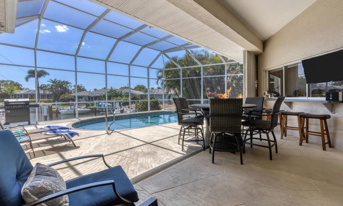 Charlotte Harbor House | 🥇 Spacious 3bd waterfront villa with a private pool (CH868)
