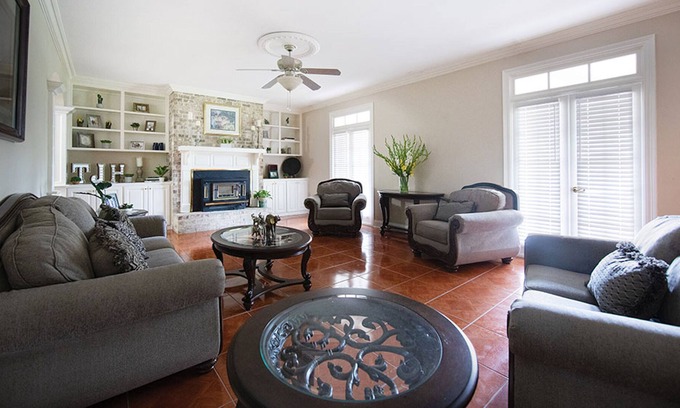 Denham Springs House | Spacious 3bedroom, sleeps 16, residential retreat