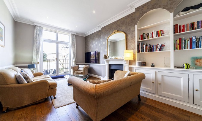 Thamesfield Apartment | Spacious 3BR 2BH Apt w/Garden in West Putney