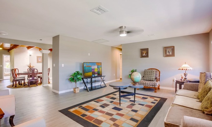 Clairemont House | Spacious 3BR 2Bth Home w/ Backyard, Garage & Garden - Only 10 Mins from Downtown
