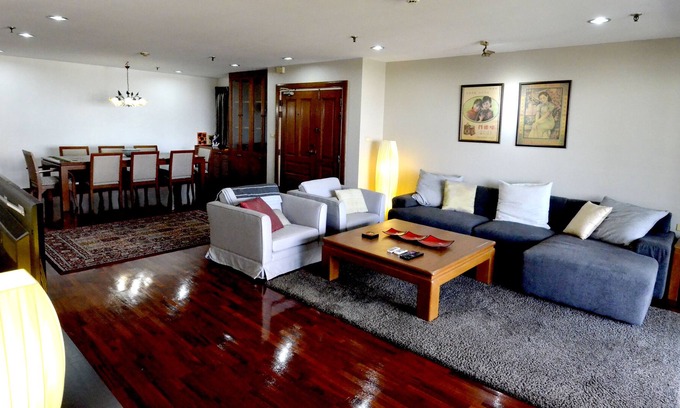 Ploenchit Apartment | SPACIOUS 3BR APT in the Heart of Bangkok