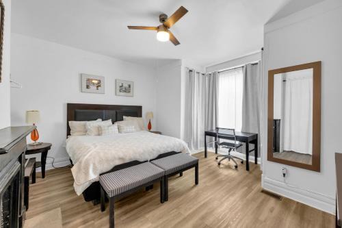 Mexicantown - Southwest Detroit Apartment | Spacious 3BR Detroit Apt Sleeps 7 WiFi