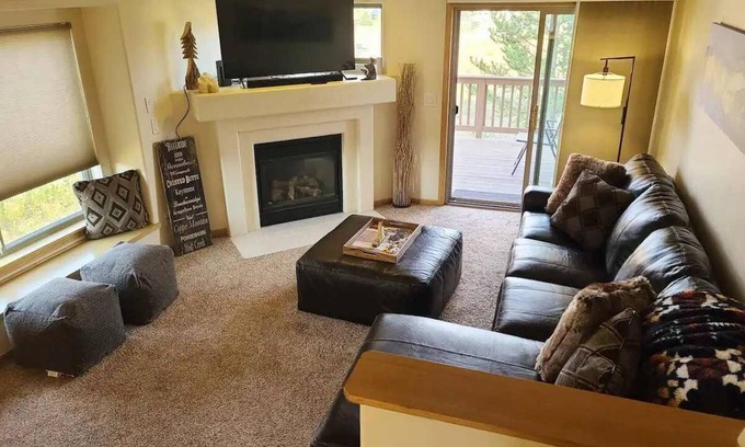 Fraser House | Spacious 3BR Fraser Townhome | Close to WP Resort
