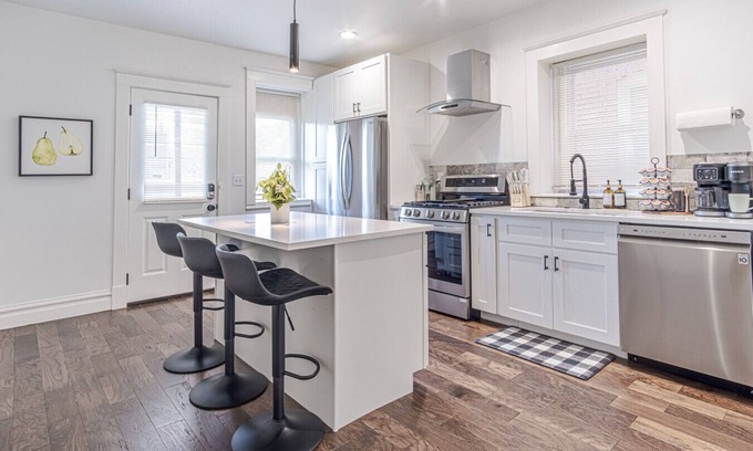 Downtown St. Louis House | Spacious 3BR Home | Games + Yard | Near Downtown