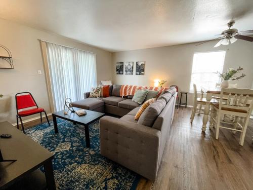 Northwest Corpus Christi Apartment | Spacious 3BR Retreat with Pool and Prime Location
