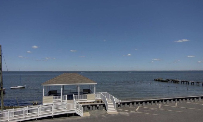 Beach Haven Terrace House | Spacious 4/5 Bedroom Home with Beautiful Bay Views