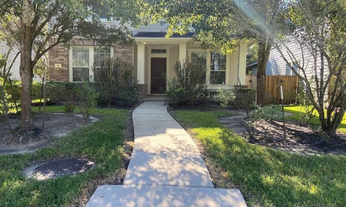 Sterling Ridge House | Spacious 4 bed/2.5 bath House in Spring, Texas
