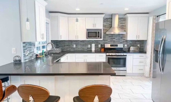 Santa Clara House | Spacious 4 Bed/4 Bath 2300ft Home Centrally-Located in heart of Silicon Valley