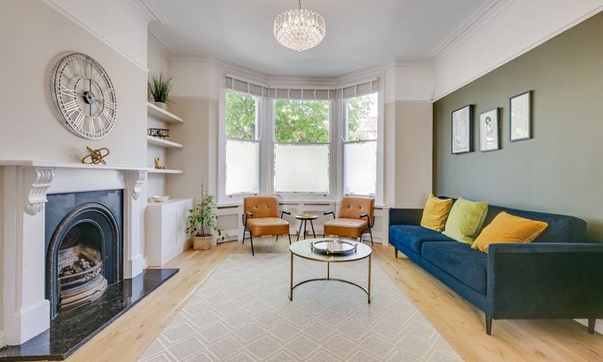 Nightingale House | Spacious 4-bed in Balham near Tube