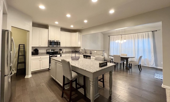 Dixie - Berryhill House | Spacious 4 Bed in Steele Creek w Fenced Yard