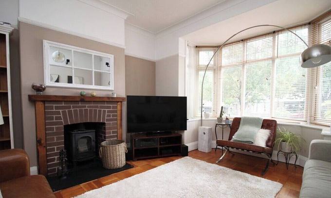 Penylan House | Spacious 4 Bed - Melrose by Tŷ SA