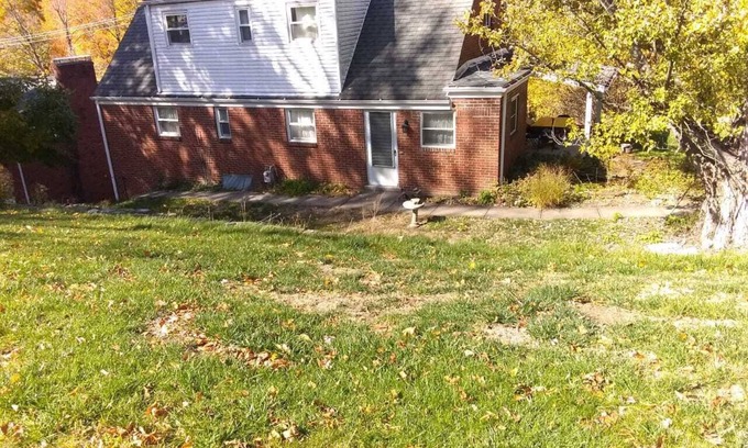 Mount Lebanon House | Spacious 4 bed on a huge corner lot in Mt Lebanon