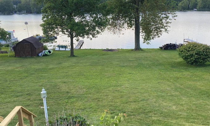 Columbia City House | Spacious 4-bedroom 3-bathroom lake house on Shriner Lake in Columbia City.