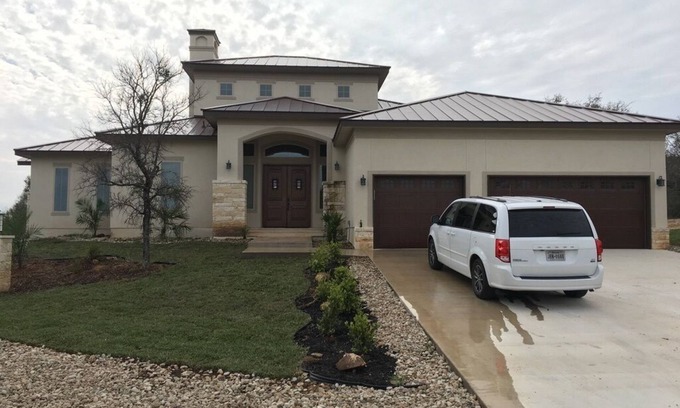 Horseshoe Bay West House | Spacious 4-bedroom house in charming Horseshoe Bay with AC, WiFi
