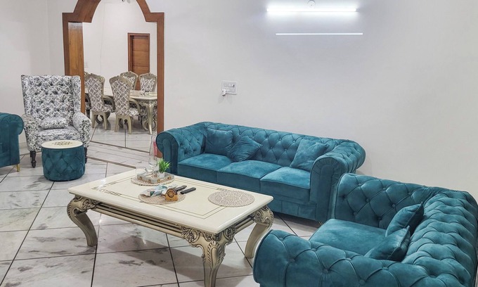 Janakpuri Apartment | Spacious 4-bedroom apartment with WiFi, AC in fantastic New Delhi