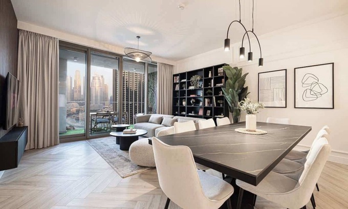 Trade Centre 1 Apartment | Spacious 4-Bedroom Apartment with Full Fountain and Burj Khalifa Views - 10 min