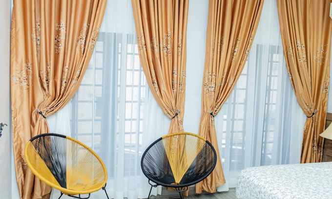 Abuja Apartment | Spacious 4 bedroom Apartment with gym, laundry, internet, and 24Hrs solar power