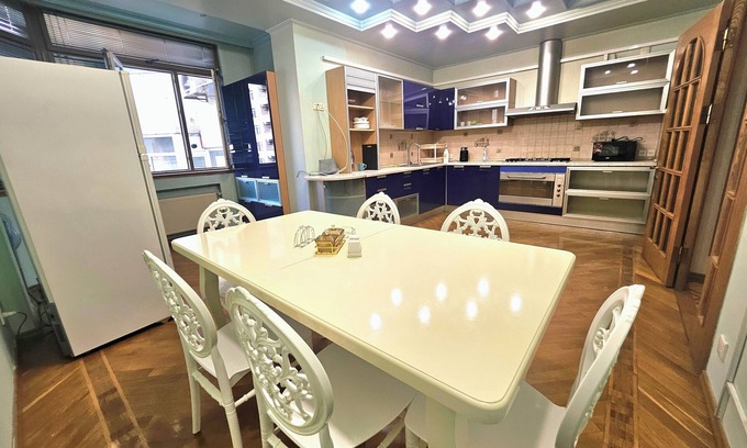 Yasamal Apartment | Spacious 4-bedroom apartment, Gateway to the City Centre