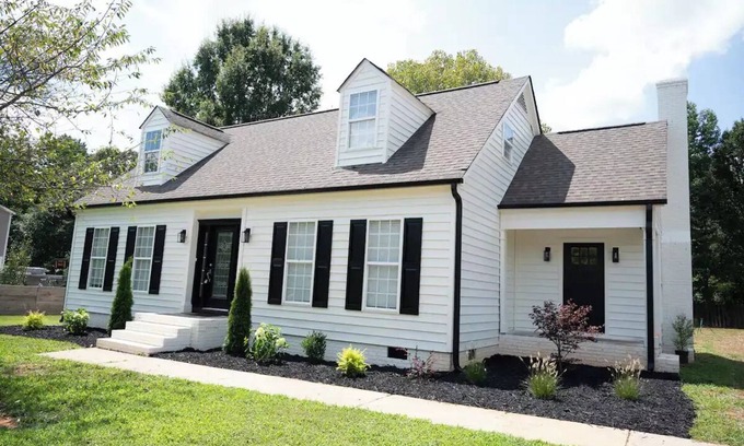 Matthews House | Spacious 4-Bedroom Cape Cod Style Home – Matthews, NC