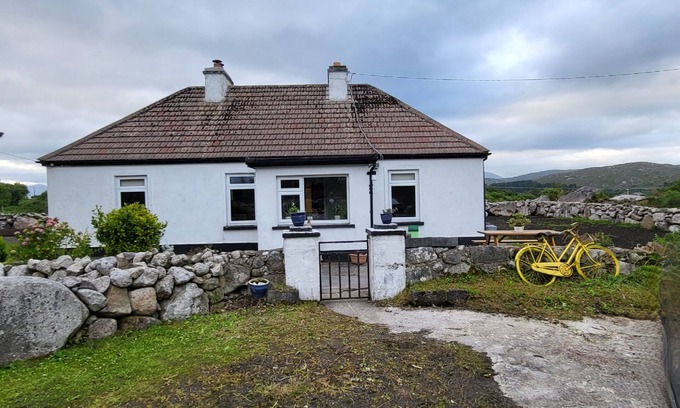 Connemara Cottage | Spacious, 4 bedroom Cottage with breath taking views.