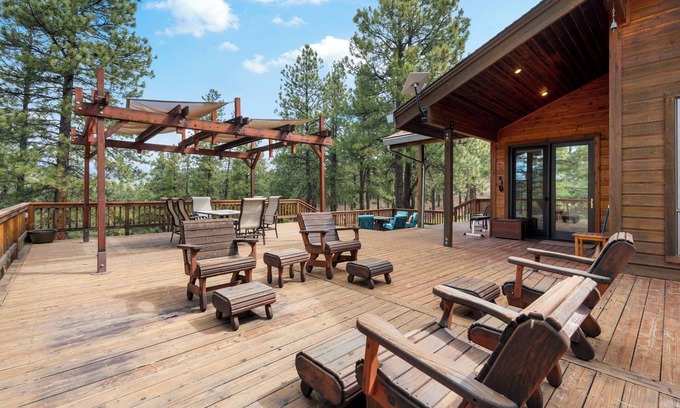Durango House | Spacious 4 Bedroom · Epic Deck + Views