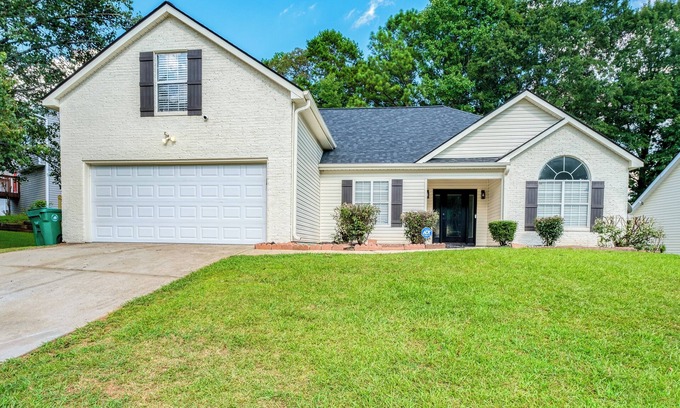 Lithonia House | Spacious 4-bedroom house in charming Stonecrest