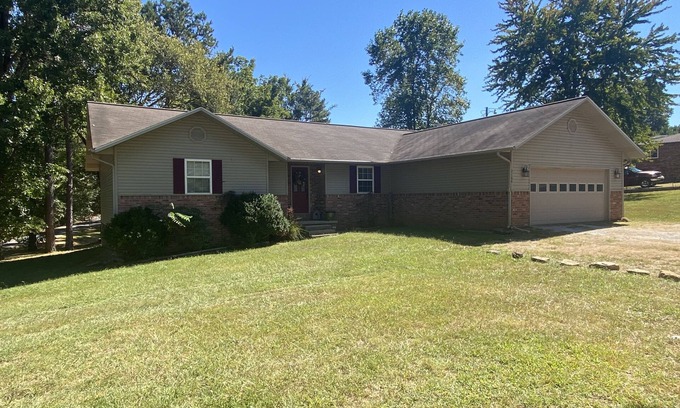 Harrison House | Spacious 4 Bedroom Home near Buffalo River and Scenic Hwy 7 Motorcycle Route