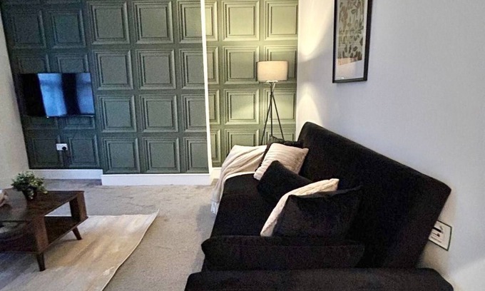 Woodside House | Spacious 4-Bedroom Home in the Heart of London