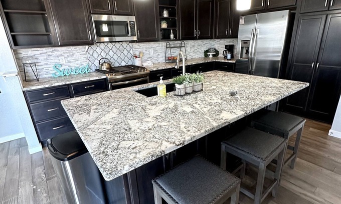 Parker House | Spacious 4 Bedroom home