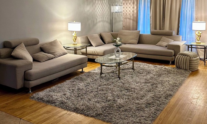 Glenview House | Spacious 4-bedroom house, Free parking, close to O'hare