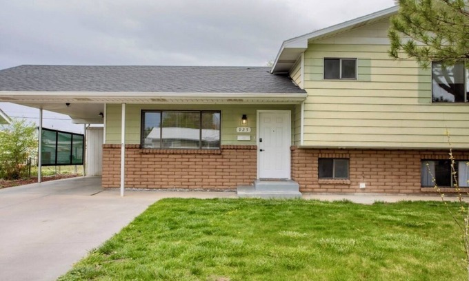 Montrose House | Spacious 4-bedroom house in charming Montrose