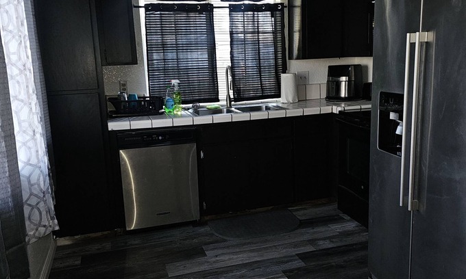 Stockton House | Spacious 4-bedroom house with AC, WiFi in enjoyable Stockton