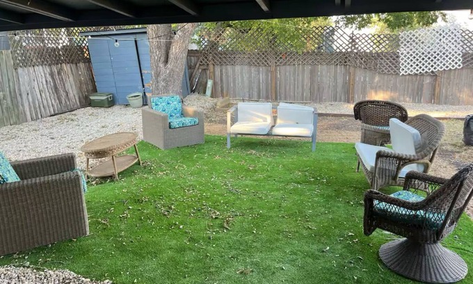 Austin House | Spacious 4-bedroom house in charming Austin with AC