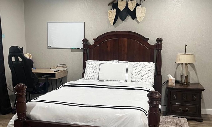Sharpstown House | Spacious 4-bedroom house in marvelous Houston with AC, WiFi
