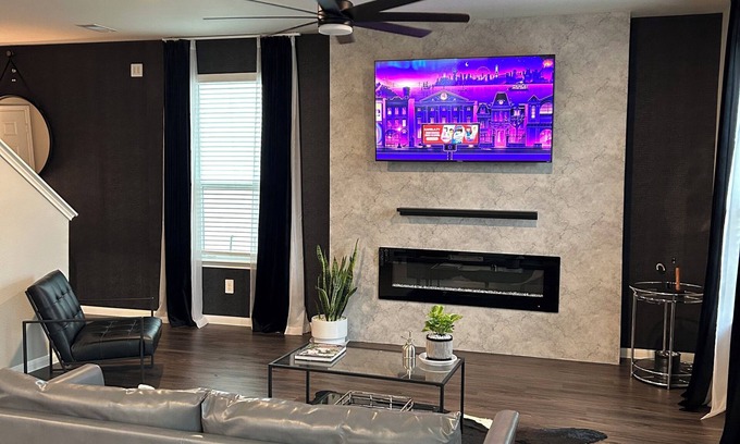 Southeast Houston House | Spacious 4-bedroom house in cool Houston with WiFi, AC