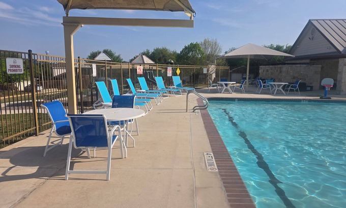 Cibolo House | Spacious 4-bedroom house in wonderful Schertz with AC, WiFi