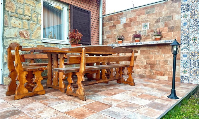 Szeged House | Spacious 4-bedroom house in wonderful Szeged with WiFi, AC