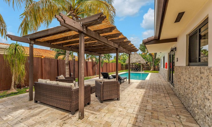 Tamiami House | Spacious 4-bedroom house in lovely Miami with HEATED POOL and BBQ.