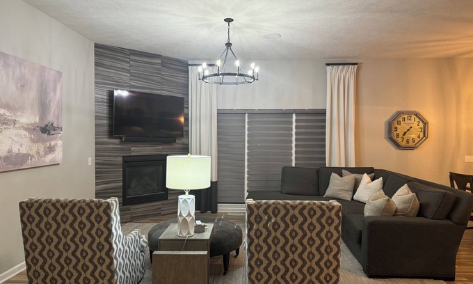 Omaha House | Spacious 4-bedroom house in Omaha/Gretna area