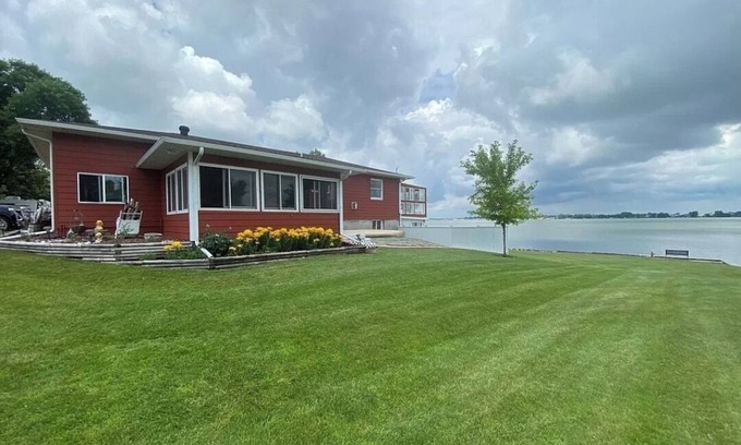 Watertown House | Spacious 4-bedroom lakefront house on large 2 acre lot