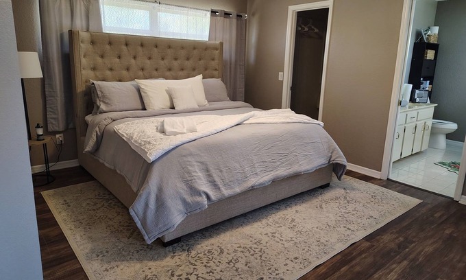 Ocala House | Spacious 4-bedroom oasis in charming Ocala with WiFi, AC and pool