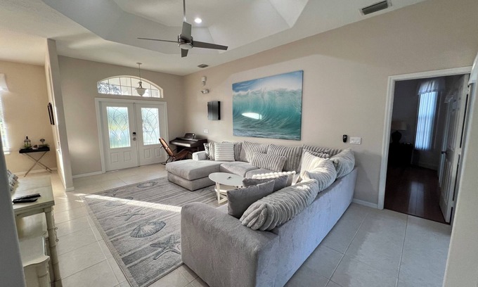 Vero Beach South House | Spacious 4-bedroom pool house with WiFi and AC in charming Vero Beach