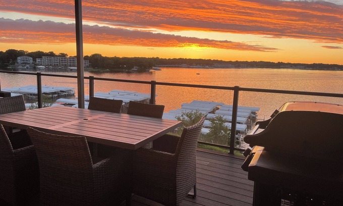 Arnolds Park Condo | Spacious 4 BedroomnLakefront Luxury. Panoramic Views & 6 waterpark passes at BB.