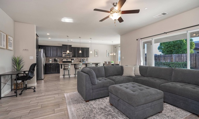 Greenacres House | Spacious 4-bedroom house in a phenomenal location
